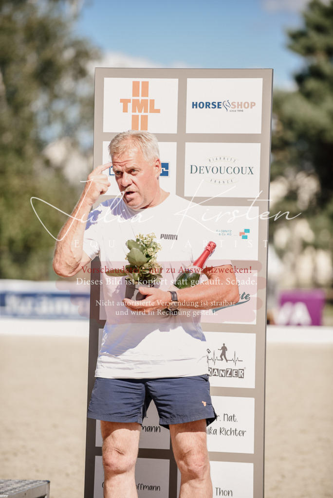 DSC_9862 | Pferde- und Turnierfotografie in Westsachsen. Pferdeportraits, Auftragszeichnungen und intuitive Kunst.