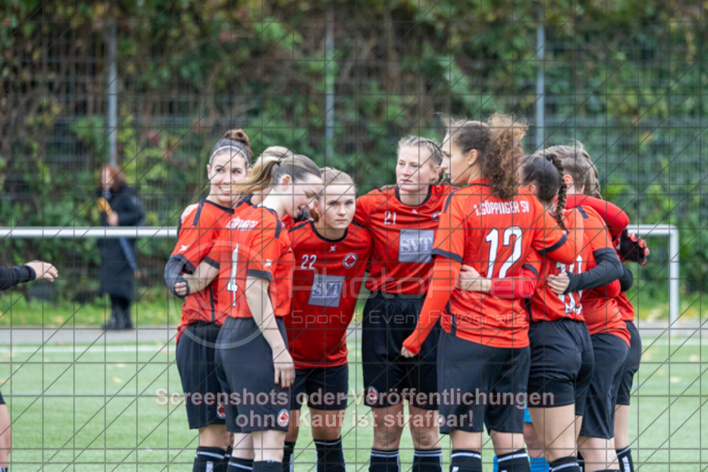 20251005_110221_0081 | #,1.Göppinger SV (rot) vs. SGM Aufhausen/Nellingen (grau), Fußball, Frauen-Regionenliga 3 - WfV, 04. Spieltag, Saison 2025/2026, Kunstrasenplatz Nord, Hohenstaufenstr. 116, 73033 Göppingen, 05.10.2025 - 11:00 Uhr,Foto: PhotoPeet-Sportfotografie/Peter Harich