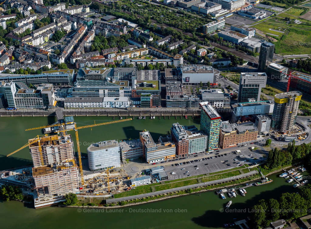 2995097 | Düsseldorf-Hafen, Medienhafen Düsseldorf, ist ein Stadtteil der durch Industrie, Logistik, Gewerbe und Büronutzung geprägt ist