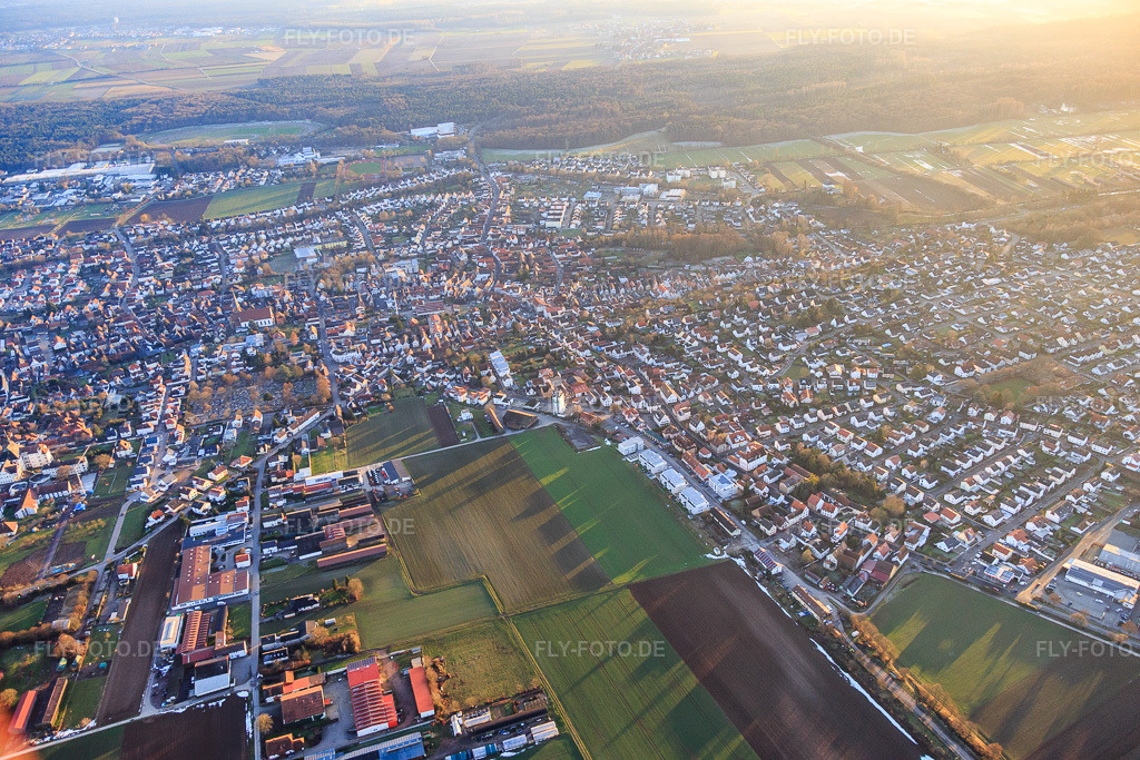 Luftbild: Stadtansicht aus Norden in Herxheim bei Landau im Bundesland Rheinland-Pfalz in Deutschland. Foto: IMG_076595.jpg vom 05.01.2015 durch Werner Riehm/FLY-FOTO.de