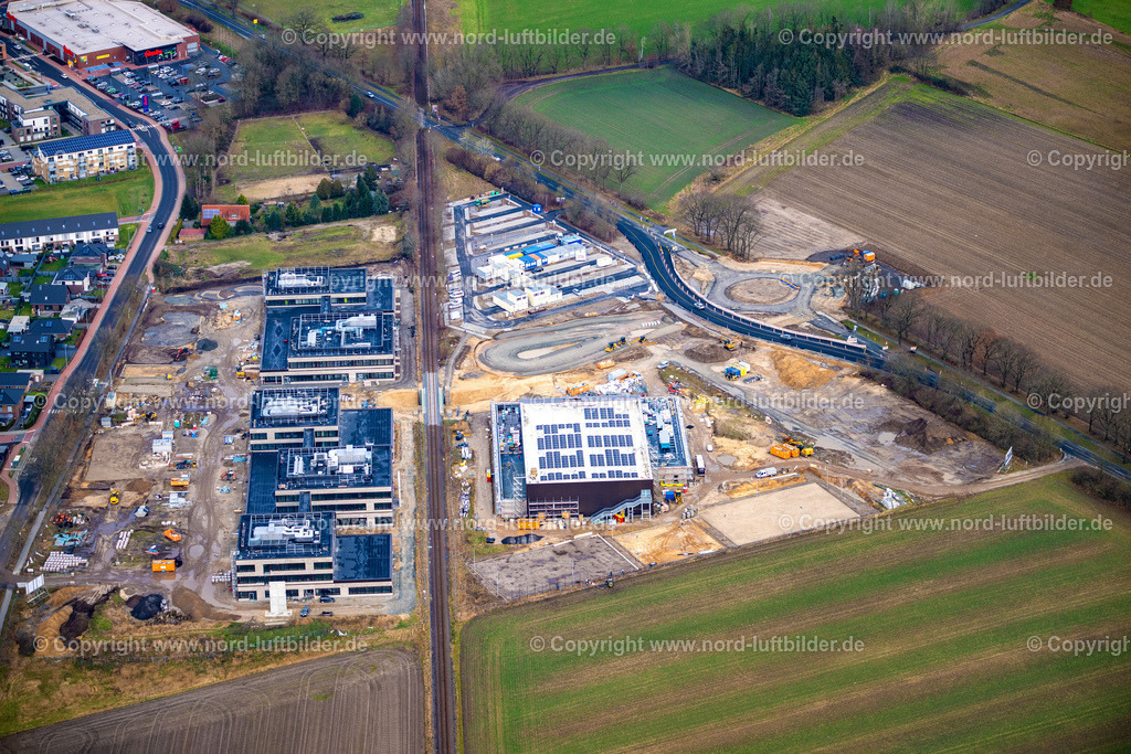 Stade_Riensförde_Bildungscampus_Baustelle_ELS_3116040223 | STADE 04.02.2023 Baustelle zum Neubau des Gebäudekomplexes des Weiterbildungs- und Bildungszentrums im Ortsteil Riensförde in Stade Riensförde im Bundesland Niedersachsen, Deutschland. Weiterführende Informationen bei: Claudia Blaurock  Landschaftsarchitektur,  GOLDBECK GmbH,  PD - Berater der öffentlichen Hand GmbH,  gmp International GmbH. // Construction site for the new building complex of the education and training center in the district Riensfoerde in Stade in the state Lower Saxony, Germany. Further information at: Claudia Blaurock  Landschaftsarchitektur,  GOLDBECK GmbH,  PD - Berater der oeffentlichen Hand GmbH,  gmp International GmbH. Foto: Martin Elsen