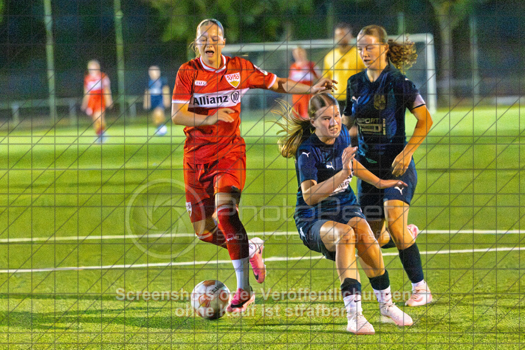 20261007_194130_0162-Bearbeitet_(c)_by_PhotoPeet | #,ASV Spartania Eislingen (blau) vs. VFB Stuttgart (rot), Fußball, Verbandspokal der B-Juniorinnen,  Saison 2026/2027, Kunstrasenplatz, Öschhalle, 73054 Eislingen, 07.10.2026 - 18:30 Uhr,Foto: PhotoPeet / Sport- &amp; Eventfotografie / Peter Harich