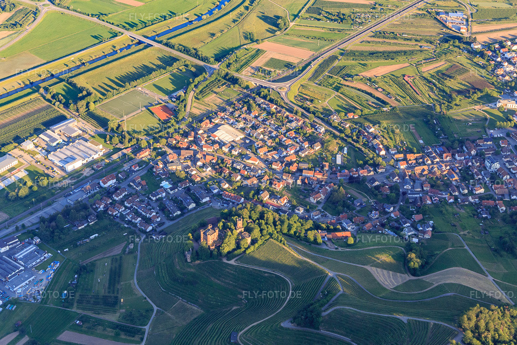 Luftbild: DJH Jugendherberge Schloss Ortenberg in Ortenberg im Bundesland Baden-Württemberg in Deutschland. – Foto: IMG_114934.jpg vom 01.06.2019 durch Werner Riehm/FLY-FOTO.de – Auflösung des Originals: 4970 x 3313 px – DJH Jugendherberge Ortenberg