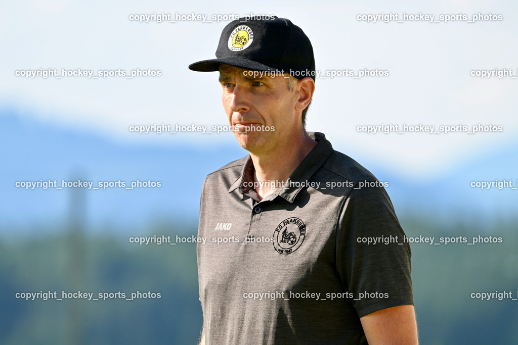 FC Faakersee vs. Rapid Lienz  | Headcoach FC Faakersee Robert Samonig, FC Faakersee vs. Rapid Lienz , FC Faakersee vs. Rapid Lienz  am 04.08.2024 in Faakersee (Sportplatz Faakersee), Austria, (Photo by Bernd Stefan)