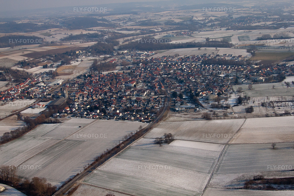 Luftbild: im Winter von Westen im Ortsteil Münzesheim in Kraichtal im Bundesland Baden-Württemberg in Deutschland. Foto: IMG_48694.jpg vom 06.02.2012 durch Werner Riehm/FLY-FOTO.de