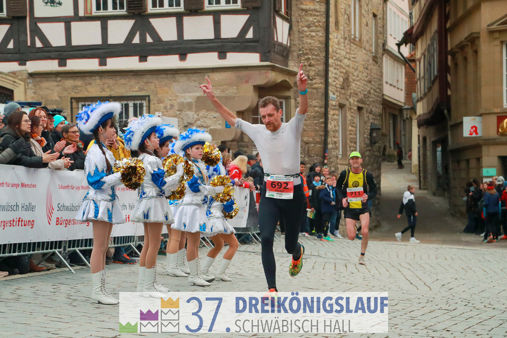 VR Bank Hauptlauf 10000m | 3 Koenigslauf 2023 - Realisiert mit Pictrs.com