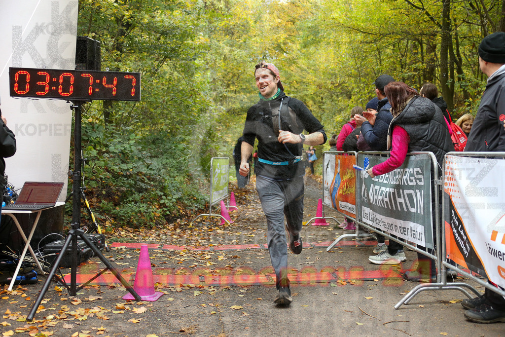 251026_1309_EX1_2682 | Sportfotografie im Rhein-Sieg Kreis, Köln, Bonn, NRW, Rheinland Pfalz, Hessen, etc. Unser Tätigkeitsfeld umfasst den Laufsport vom Volkslauf über den Marathon, Duathlon, Triathon bis zum Ultralauf wie Kölnpfad Ultra oder Schindertrail.