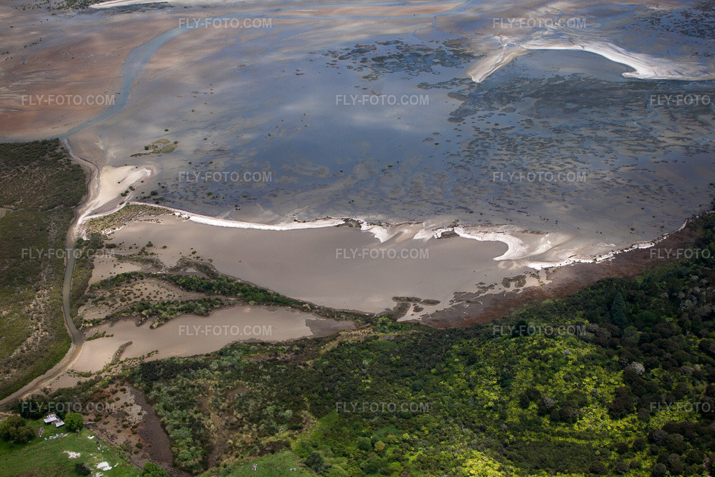 Aerial view: Sea coast of Brickfield Bay at Preece Point in Coromandel in the state Waikato, New Zealand.Photo: IMG_55573.jpg taken on 01/12/2013 by Werner Riehm/FLY-FOTO.comResolution of the original: 4752 x 3168 px