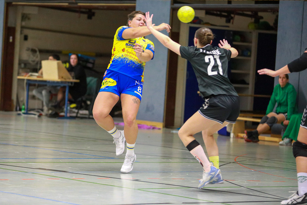 SVN_TvVoerde_021124_017 | Bildergalerie von Sport-Ereignissen aber auch von weiteren spannenden Dingen - nicht nur vom Niederrhein. In Anlehnung an den bekannten Spruch von Hanns Dieter Hüsch heißt das Motto: "Niederrhein ist überall".  - Realisiert mit Pictrs.com