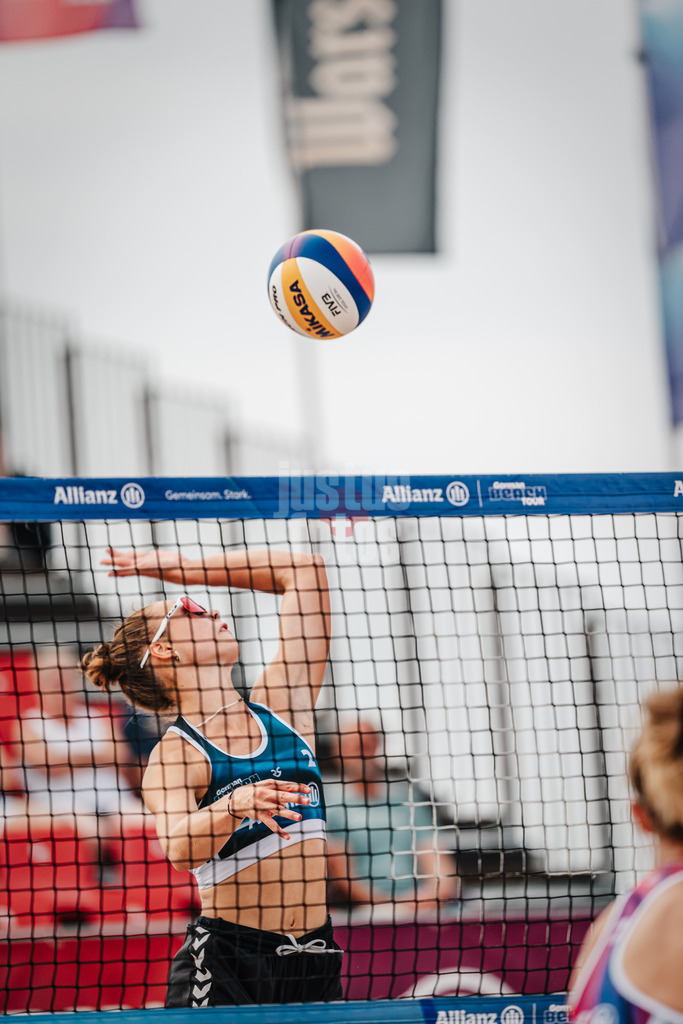 Beachvolleyball | Frauen | Allianz German Beach Tour 2024 | Tourstop Kühlungsborn 2 | 15.08.2024 | Elea Beutel beim Angriff