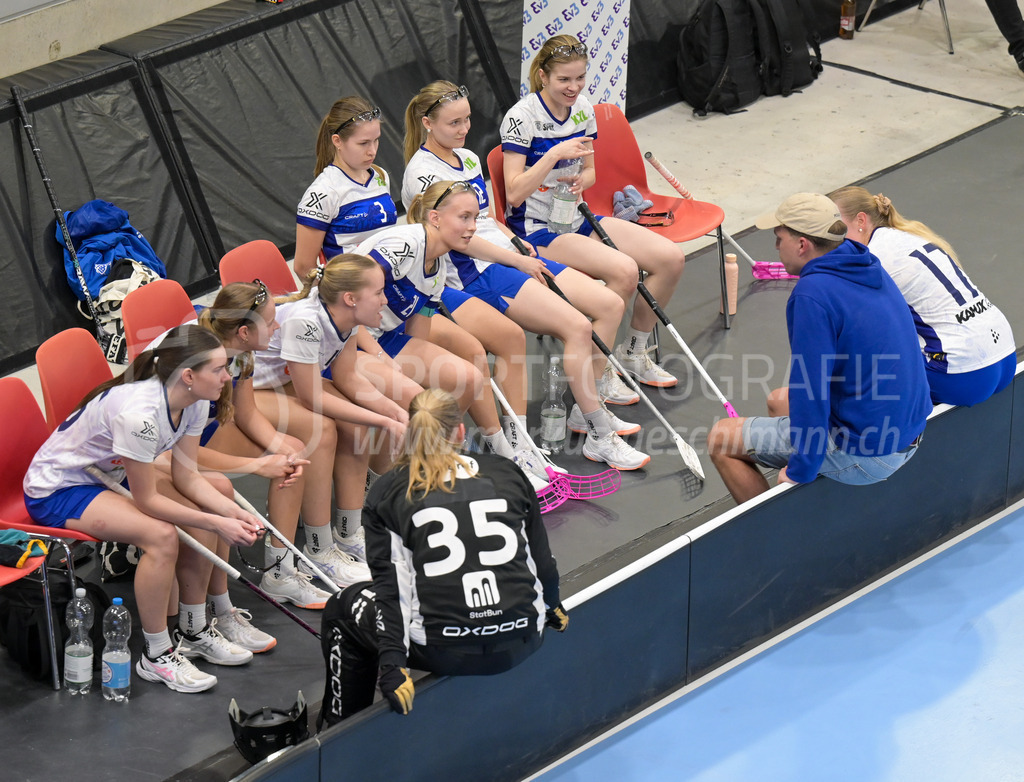 Women's 3v3 WFC 2025 - Championship Final - Finland v Switzerland | Team Finland during the break, during Women's 3v3 WFC 2025 - Championship Final, Switzerland: 03.05.2025, Winterthur, AXA ArenaEvent page: <a href="https://www.u19wfc2025.ch/">www.u19wfc2025.ch</a>Credit: Markus Aeschimann, <a href="https://markus-aeschimann.ch">markus-aeschimann.ch</a>Instagram: <a href="https://instagram.com/sportfotografie.aeschimann">@sportfotografie.aeschimann</a> - Realisiert mit Pictrs.com