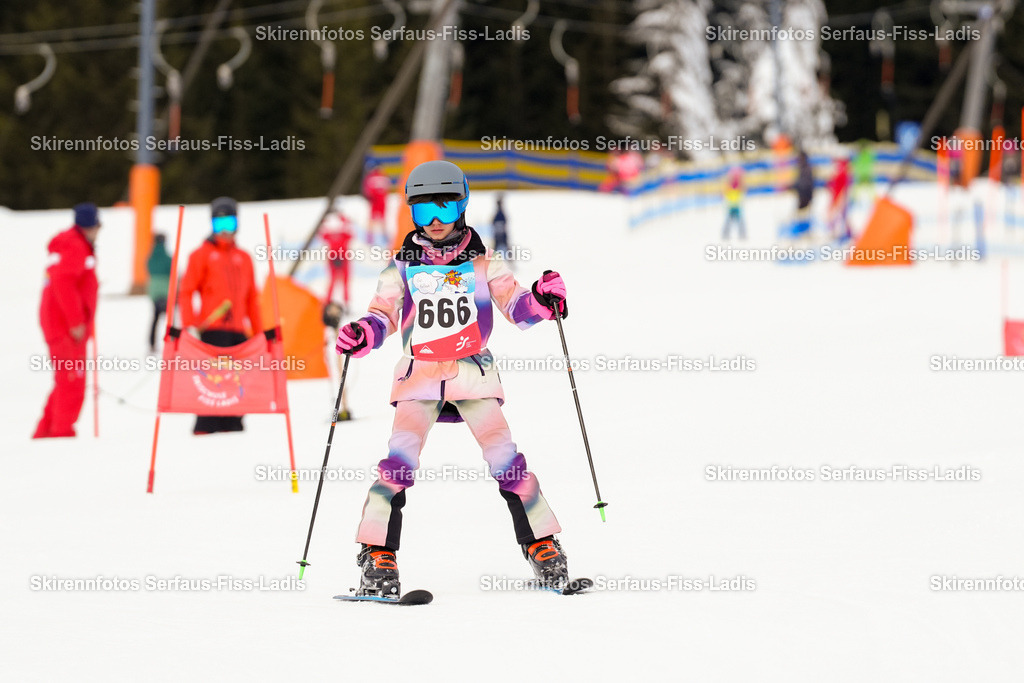 SRF_02.01.2026_0314 | Skirennfotos,Serfaus,Fiss,Ladis,Kinderskirennen,Winter,Tirol,Oberland,skirace,SFL,feelfree,weil wir's genießen,ski,Ski,skifahren,Sonnenplateau, - Realisiert mit Pictrs.com