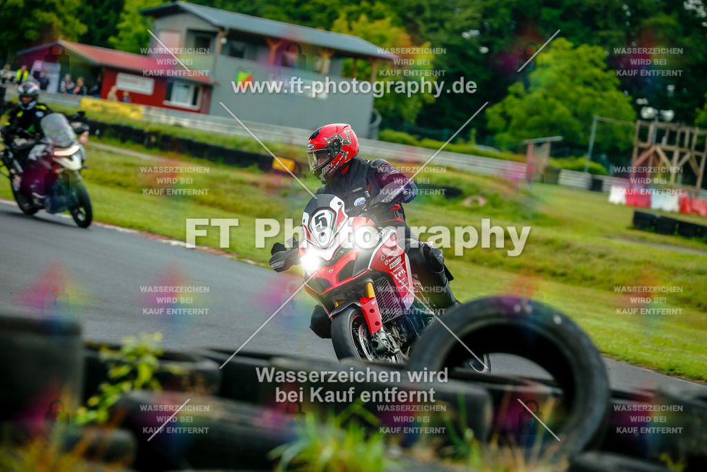 VBK-3913 | Hier findet Ihr Bilder von Touristenfahrten auf der Nürburgring Nordschleife oder von anderen Veranstaltungen die ich besucht habe. Viel Spass beim Durch Schauen 