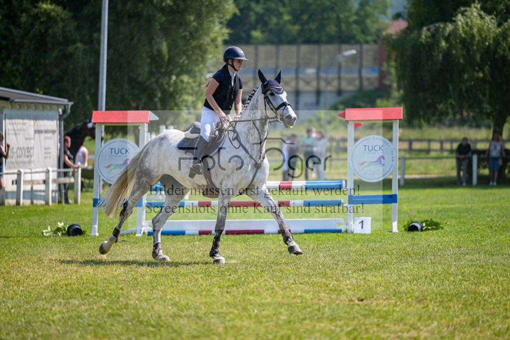 Reitturnier Voxtrup | Entdecke hochwertige Reitturnierfotos von Foto Oger. Professionell, emotional und authentisch – jetzt Lieblingsmomente im Shop bestellen.Deutschlandweite Turnierfotografie. - Realisiert mit Pictrs.com