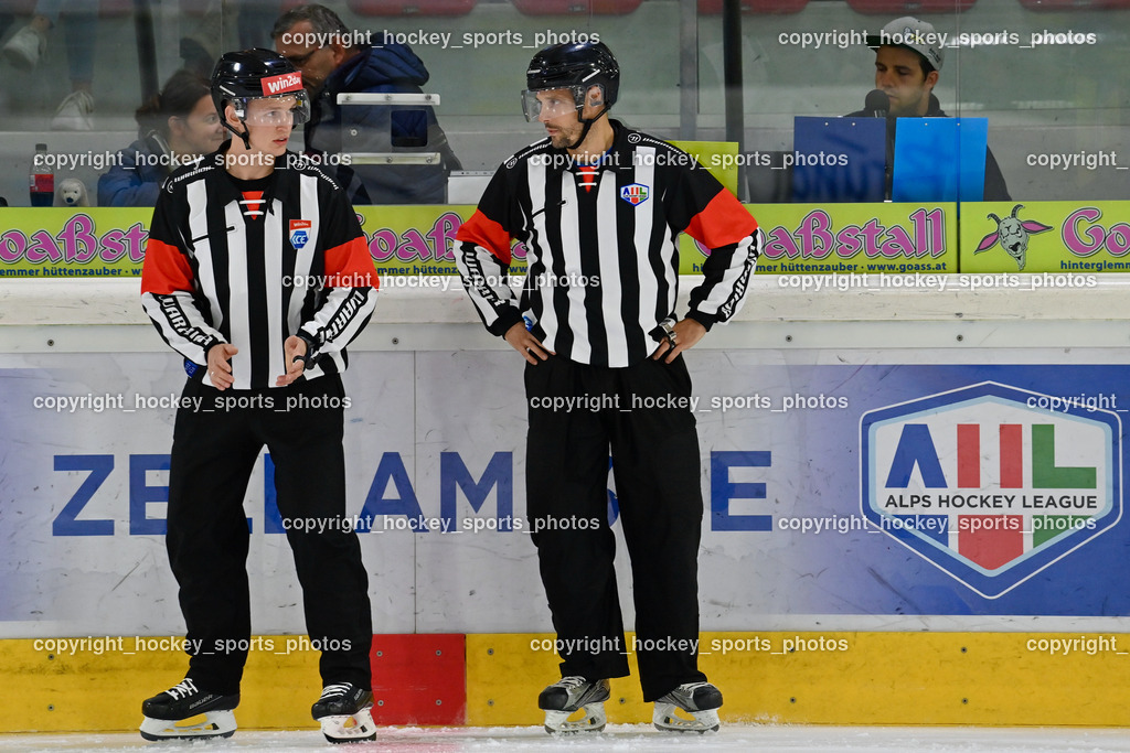 EK Zeller Eisbären vs. HDD Jesenice 1.10.2022 | HUBER Andreas, MILOVANOVIC Jakob, Referees