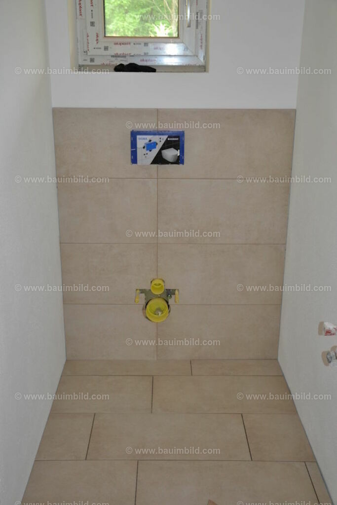 bib-lg21-fliesenlegerarbeiten-0075 | Nach LV-Leistungsgruppen sortierte Detailfotos über den Bau eines Hauses. Alle Hausbau-Bilder direkt vom Urheber und Autor der Website Haus-Selber-Bauen.com