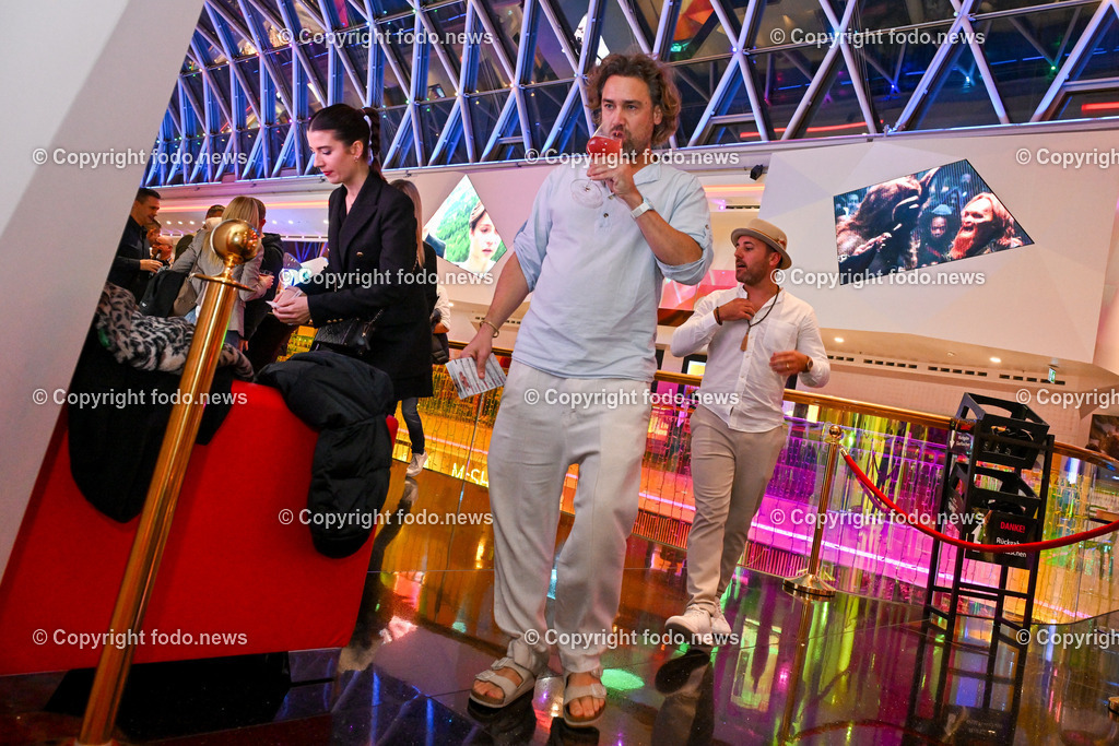 Lassts mas sche griassn_ 2 Tagesbart_ 31.10.2024-122 | bilder, linz, oberösterreich, österreich, europa, photo, foto, tiere, hunde, landwirtschaft, landschaft, politik, wirtschaft, wissenschaft, industrie, verkehr, medizin, society, fodo.news