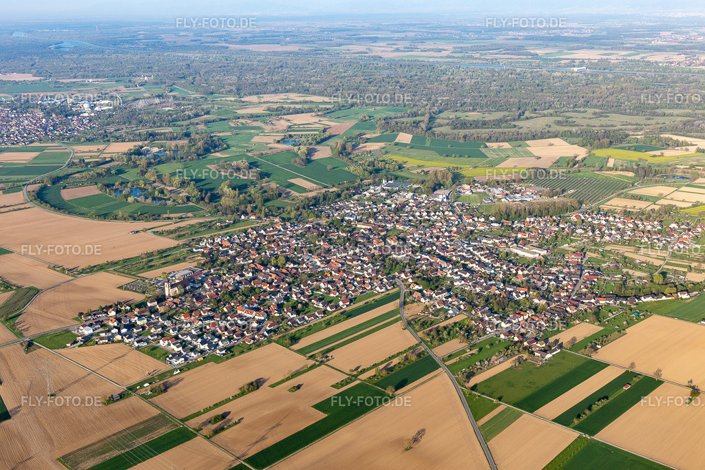 Ortsansicht Ortsmitte in Kappel im Ortsteil von Kappel Grafenhausen | Luftbild: Ortsansicht Ortsmitte in Kappel im Ortsteil von Kappel Grafenhausen im Ortsteil Kappel am Rhein in Kappel-Grafenhausen im Bundesland Baden-Württemberg in Deutschland. Foto: IMG_126597.jpg vom 25.04.2021 durch ©2025 Werner Riehm fly-foto.de/copyright - Realisiert mit Pictrs.com