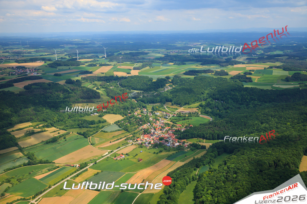 Luftbild von Tiefenellern Litzendorf - Luftaufnahme wurde 2012 von https://frankenair.de mittels Flugzeug (keine Drohne) erstellt - die Geschenkidee