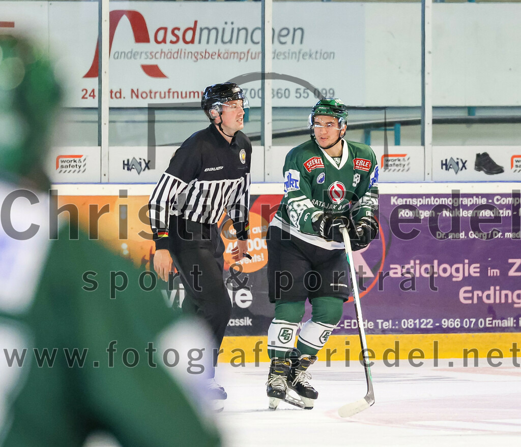 2023-09-10_077_TSV_Erding_gegen_EHC_Klostersee | Erding, Deutschland, 10.09.2023:
Eishockey, Bayernliga 2023 / 2024, Testspiel, TSV Erding gegen EHC Klostersee, Endergebnis: 10:1

Paul Pfenninger (Erding Gladiators, #58)

Foto: Christian Riedel / fotografie-riedel.net