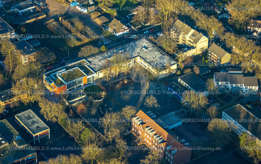 Duisburg241202806 | Luftbild, Salzmannschule mit neuem Anbau, Schulhof, Neumühl, Duisburg, Ruhrgebiet, Nordrhein-Westfalen, Deutschland