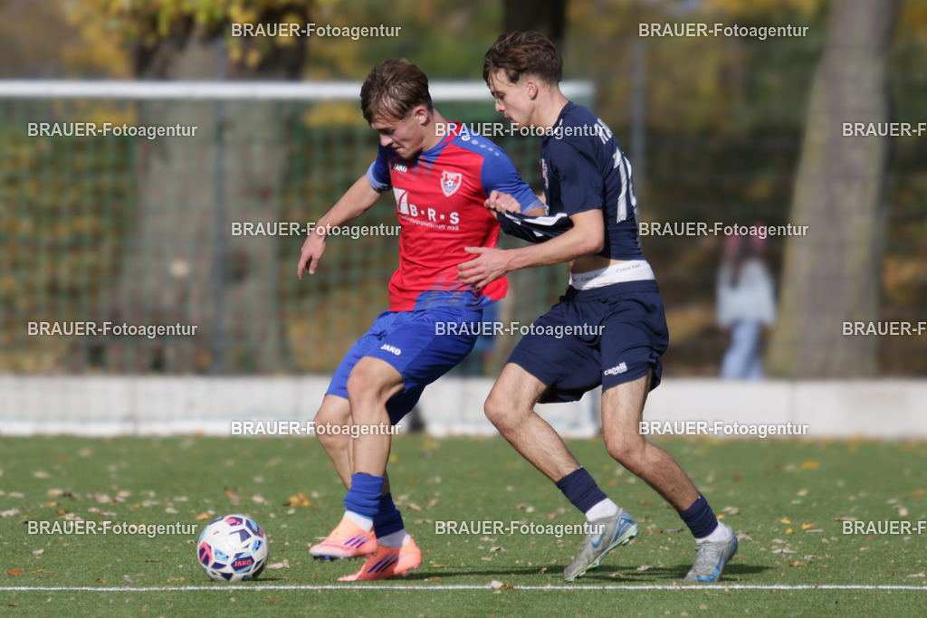 02.11.2025: A-Jugend-Niederrheinliga KFC Uerdingen - RSV Ratingen | Krefeld, Deutschland, 02.11.2025: Bartlomiej Gondek(KFC Uerdingen) im Kampf um den Ball während des A-Jugend Niederrheinliga Spiels zwischen KFC Uerdingen  - RSV Ratingen am 02.11. 2025 am Löschenhofweg in Krefeld, Deutschland. (Foto Ralph Görtz / Brauer-Fotoagentur)