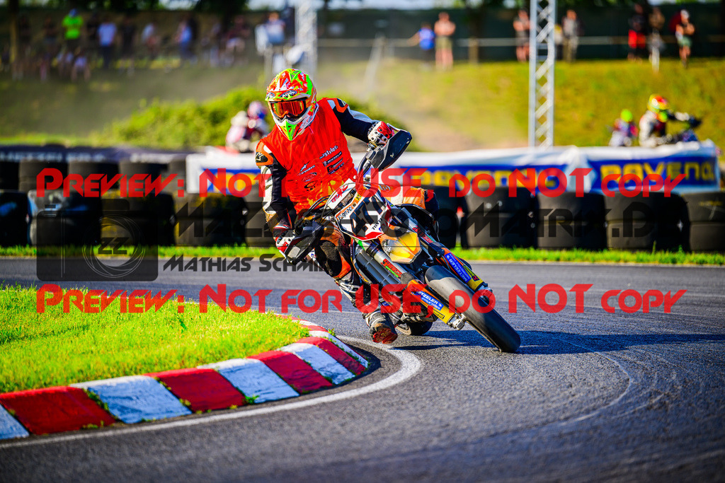 MaZZes_FotoMatrix_240511_6021986_9040 | UE40