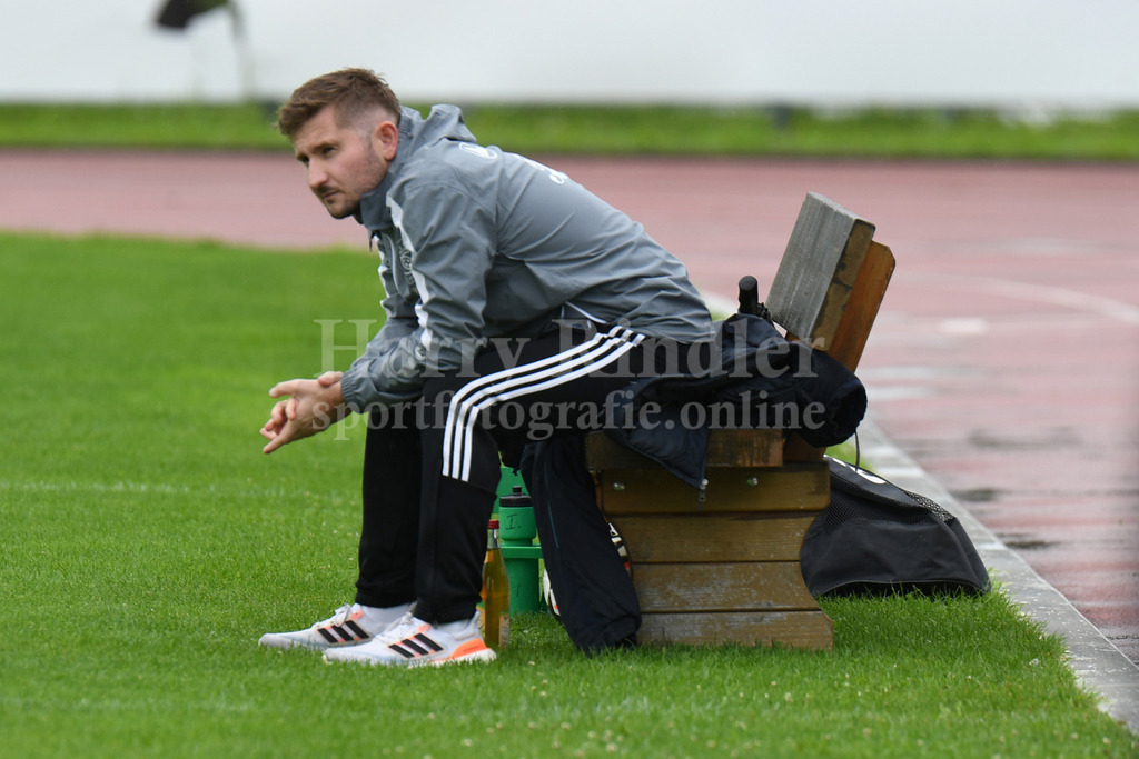 SpVgg GW Deggendorf : FC Obernzell-Erlau | Benjamin Penzkofer (Trainer GW Deggendorf) - Realisiert mit Pictrs.com