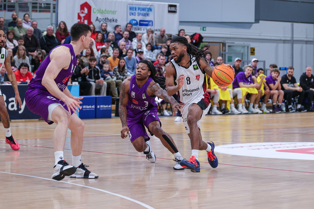 Pro A BAYER GIANTS vs BG Göttingen-111 | Fotos von Basketballspielen aus dem Raum NRW fotografiert von Gero Mueller-Laschet und Daniel Schaefer - Realized with Pictrs.com