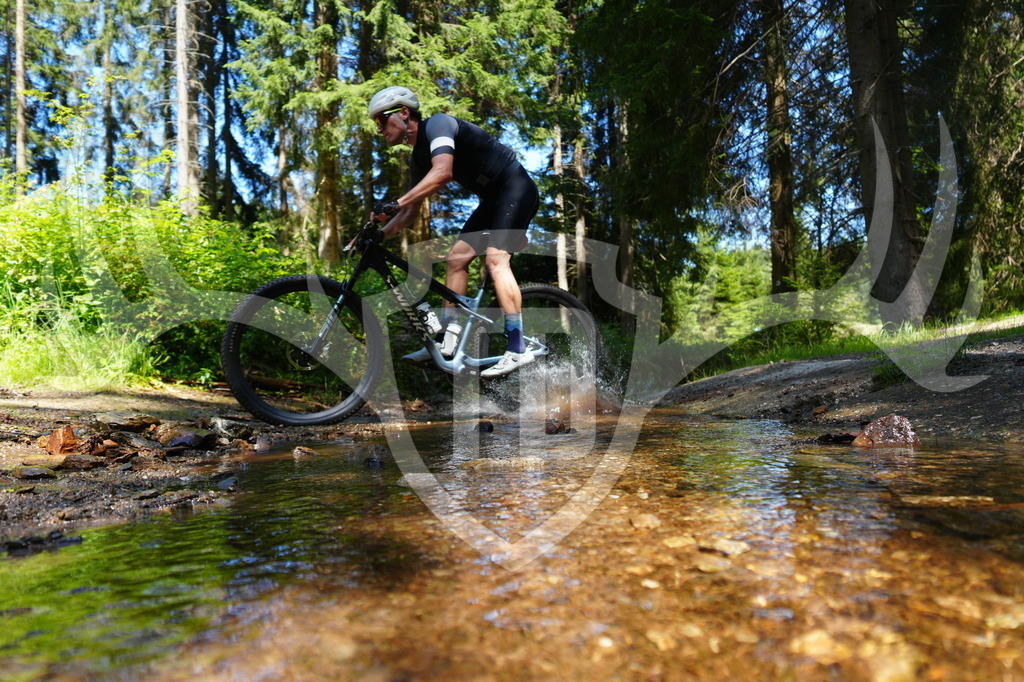 FC604964 | Fotogalerie der Treibjagd im Dunkelwald - Dein MTB Etappenrennen im Erzgebirge - Realisiert mit Pictrs.com