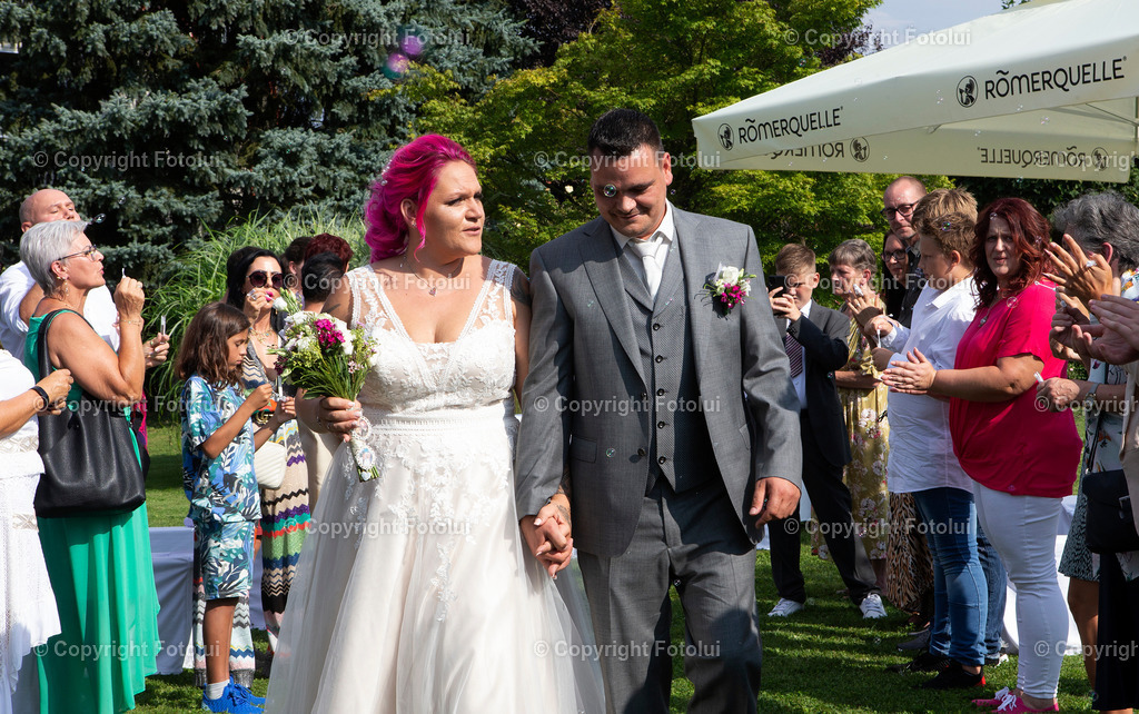 KERSTINFREDYHOCHZEIT_260822_153 | bilder, linz, photo, foto, fussball, sport, fotolui, bundesliga