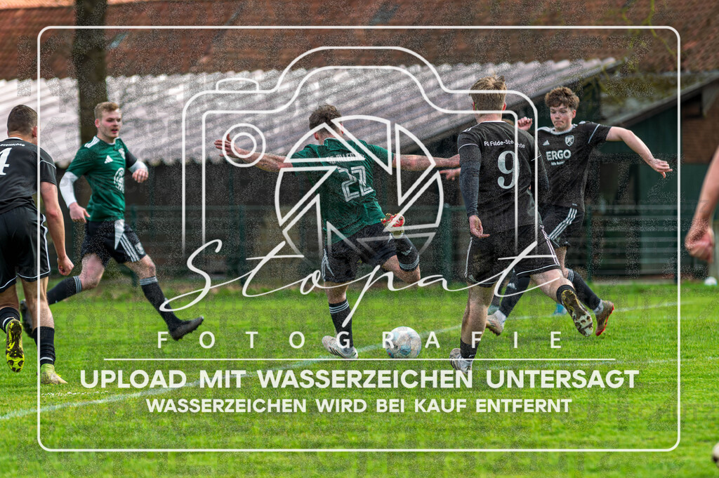 FGFS-SGA-1027 | Eric Hoffmeister (SG Allertal 3 #22) beim Herren 3. Kreisklasse HK Spiel zwischen FG Fulde-Stellichte 2 und SG Allertal 3 im Fulder Zentralstadion, Fulde (Simon Paul Stopat) - Realisiert mit Pictrs.com