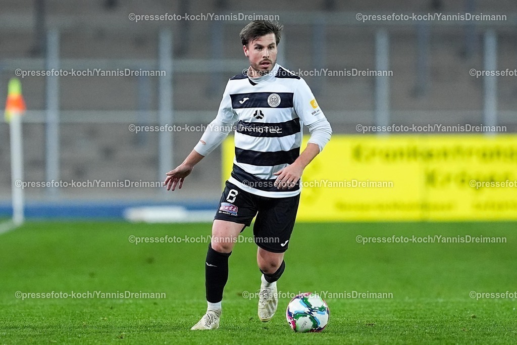 xYDRx06112501071 | 06.11.2025, xydrx, Fußball, Oberliga Westfalen, SG Wattenscheid 09 - FC Eintracht Rheine, Saison 2025 2026, Lohrheidestadion: Tom Sindermann (SG Wattenscheid 09 #6)
