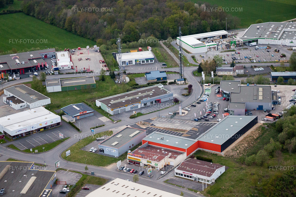 Aerial view: View of the town in La Francheville in the state Ardennes, France.Photo: IMG_39872.jpg taken on 04/16/2011 by Werner Riehm/FLY-FOTO.comResolution of the original: 4752 x 3168 px