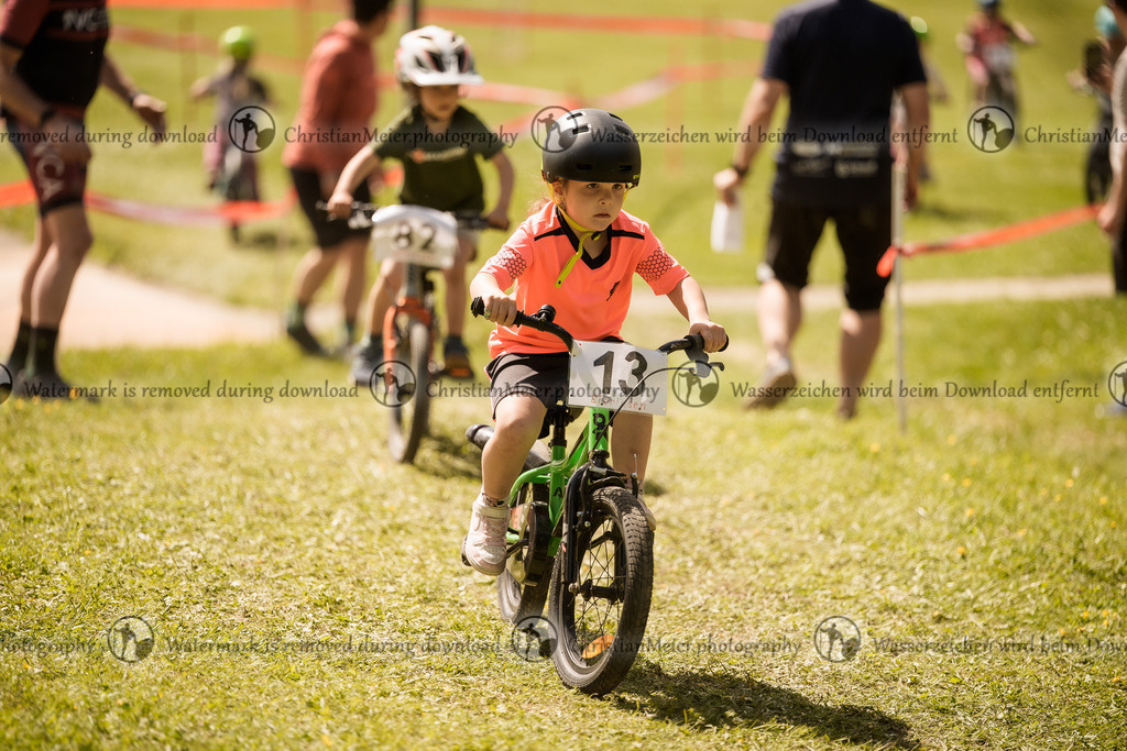Eierlesen 2026 | Sie wurden bei einem Event oder Sportanlass fotografiert? Hier finden sie ihre Bilder! - Realisiert mit Pictrs.com