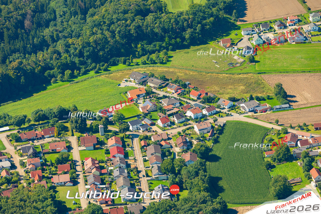 Schrägluftbild  Lobsing  Pförring - Das Luftbild wurde 2025 vom UL-Flugzeug heraus erstellt ( keine Drohne ) - Hochauflösende Luftaufnahme -Nicht vergleichbar mit Google Maps oder Satelittenbilder- Die Geschenkidee !Mit Lizenz und Bildrechte bestellbar