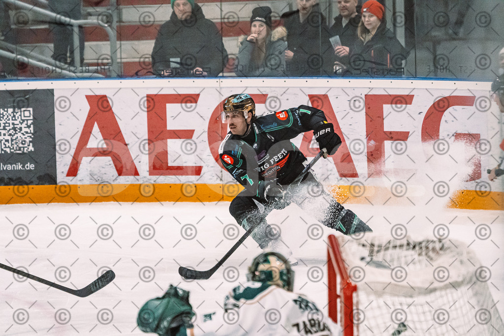 Alligators_vs_Erding_12_12_2025-181 | Höchstadt Alligators Fotogalerie: Eishockey-Action aus Franken. Professionelle Spielfotos, Portraits & Stadionbilder zum Download. Jetzt entdecken! - Realisiert mit Pictrs.com