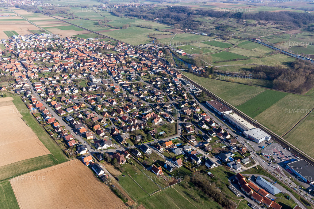Luftbild: Ortsansicht in Hochfelden im Bundesland Bas-Rhin in Frankreich. Foto: IMG_097588.jpg vom 16.03.2017 durch Werner Riehm/FLY-FOTO.de