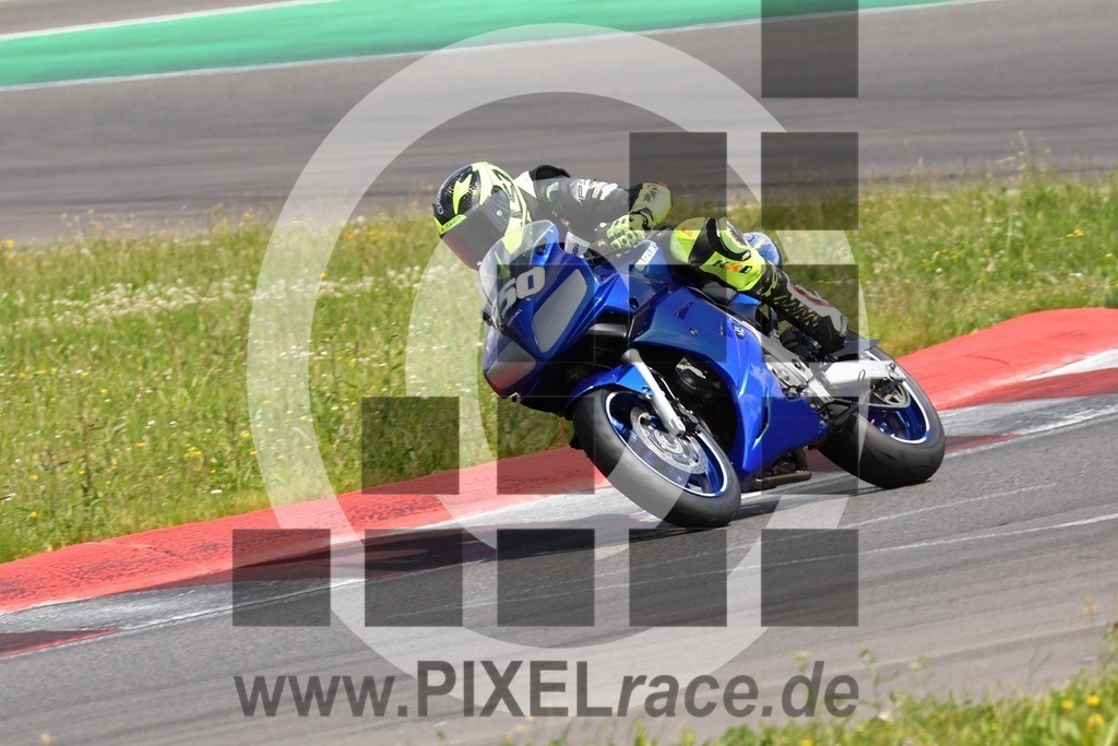 0650-20240610_10771 | Schöne Erinnerungen an spannende Momente - das festzuhalten ist unser Job. PIXELrace.de ist seit 2003 auf den Rennstrecken Europas unterwegs um die Action draußen beim Fahren und die wunderbare Stimmung imm Fahrerlager für euch einzufangen.