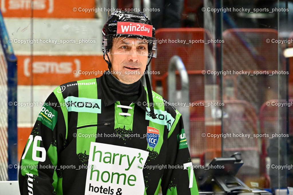 EC IDM Wärmepumpen VSV vs. Vienna Capitals | HRIBAR MATJAŽ Referee, EC IDM Wärmepumpen VSV vs. Vienna Capitals, EC IDM Wärmepumpen VSV vs. Vienna Capitals am 28.01.2026 in Villach (Stadthalle Villach), Austria, (Photo by Bernd Stefan)