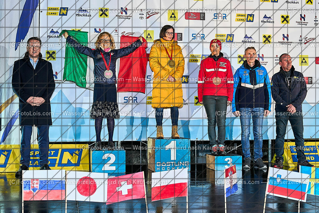ALP2357_FMC-GS_Kat-C_Siegerehrung | (C)FotoLois.com, Alois Spandl, World Criterium Masters Ski Alpin 2023 Hochkar, WellcomeFeier mit Siegerehrungen Slalom A + GiantSlalom C, Mo 20. März 2023.