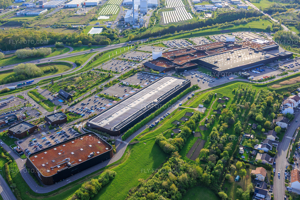 Aerial view: B'EST Shopping Centre with FNAC Farébersviller 3 and B'Fun Park in Farébersviller in the state Moselle, France.Photo: IMG_154260.jpg taken on 04/17/2026 by Werner Riehm/FLY-FOTO.comResolution of the original: 6000 x 4000 pxWWW.CENTRE-BEST.COM