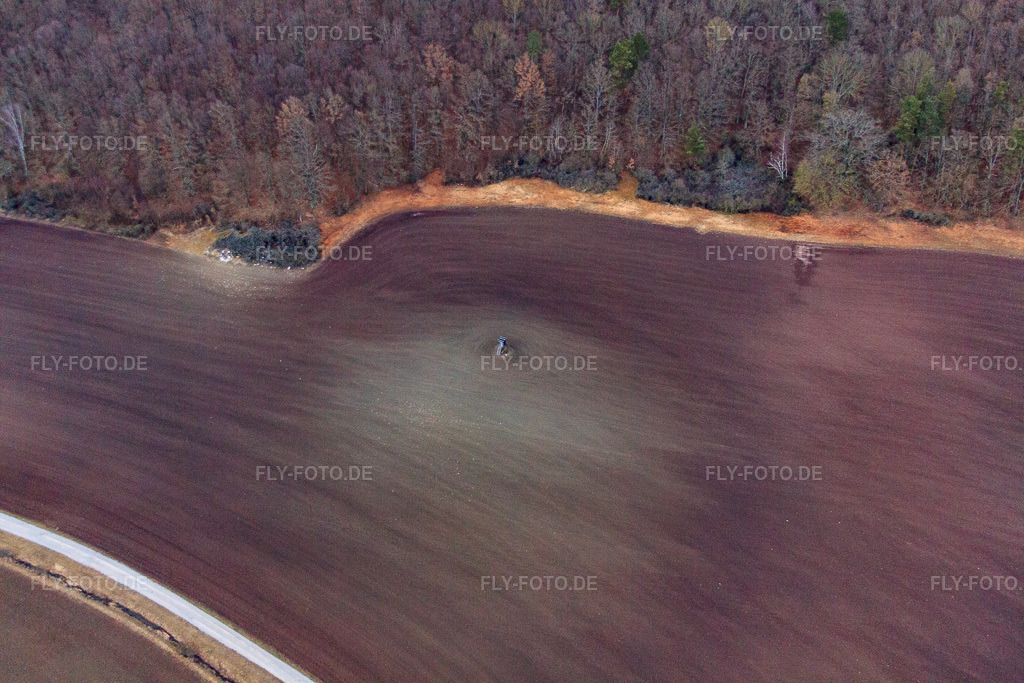 Luftbild: Hochsitz auf Acker in Westhausen im Bundesland Thüringen in Deutschland. Foto: IMG_56218.jpg vom 06.04.2013 durch Werner Riehm/FLY-FOTO.deAuflösung des Originals: 4752 x 3168 px