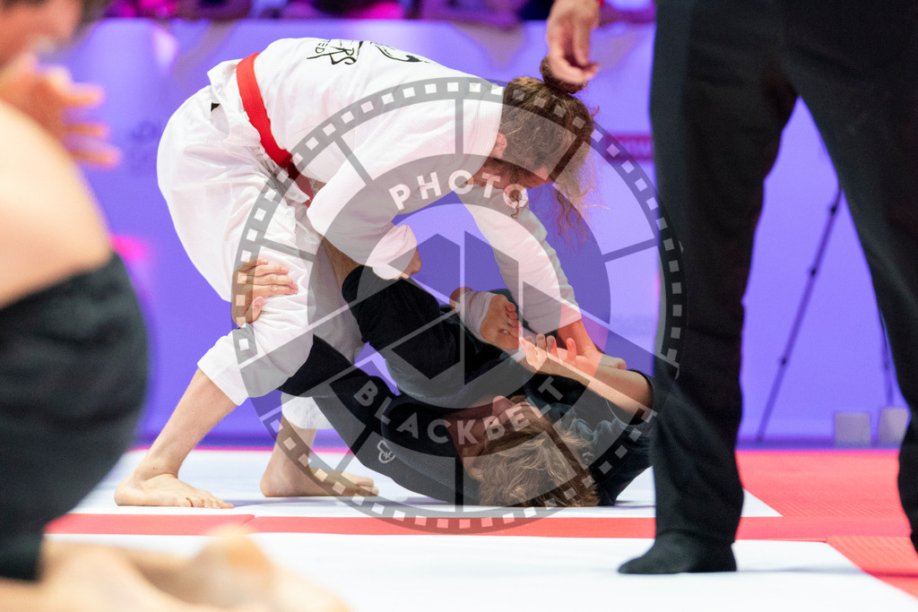 20231109PBB5650 | Fighters compete during the AJP World Professional Championship in the Mubadala Arena in Abu Dhabi, Arab United Emirates, on November 9, 2023.