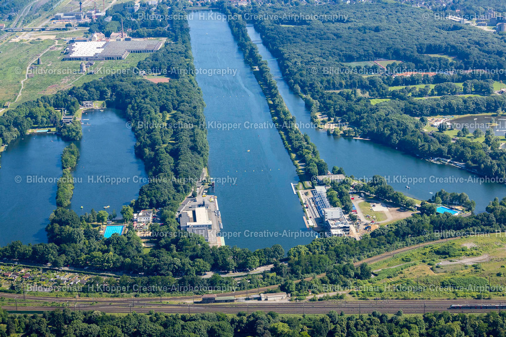 Luftbild Duisburg-4442 | Luftbildfotografie und Luftbilder Regattabahn Duisburg im Ortsteil Neudorf-Süd in Duisburg im Bundesland Nordrhein-Westfaleng - Realisiert mit Pictrs.com