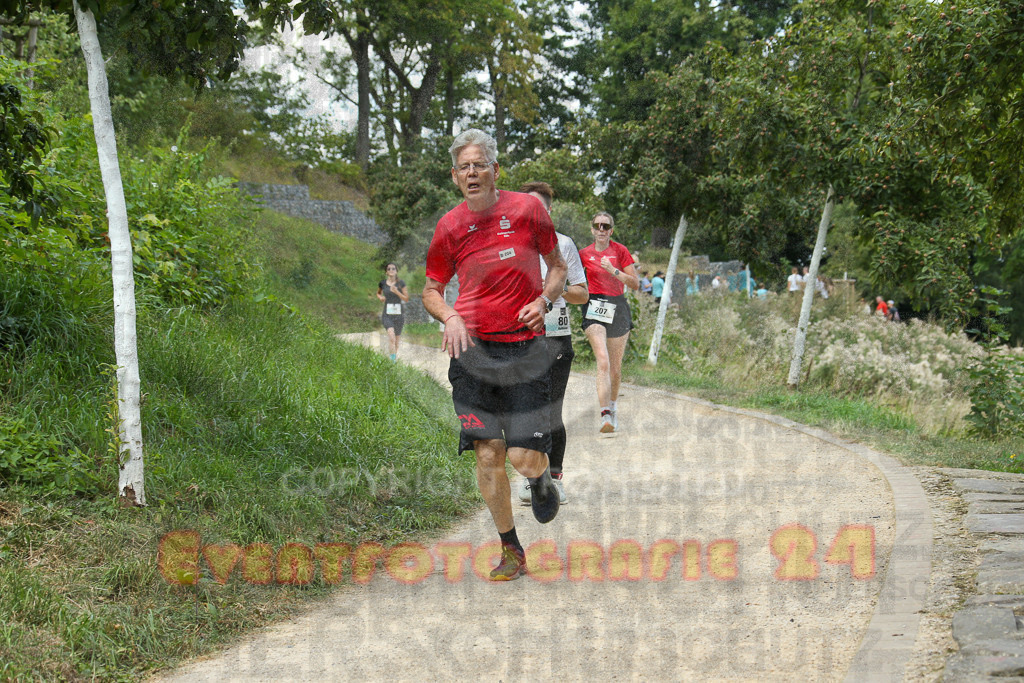 250824_1301_EX1_1156 | Sportfotografie im Rhein-Sieg Kreis, Köln, Bonn, NRW, Rheinland Pfalz, Hessen, etc. Unser Tätigkeitsfeld umfasst den Laufsport vom Volkslauf über den Marathon, Duathlon, Triathon bis zum Ultralauf wie Kölnpfad Ultra oder Schindertrail.