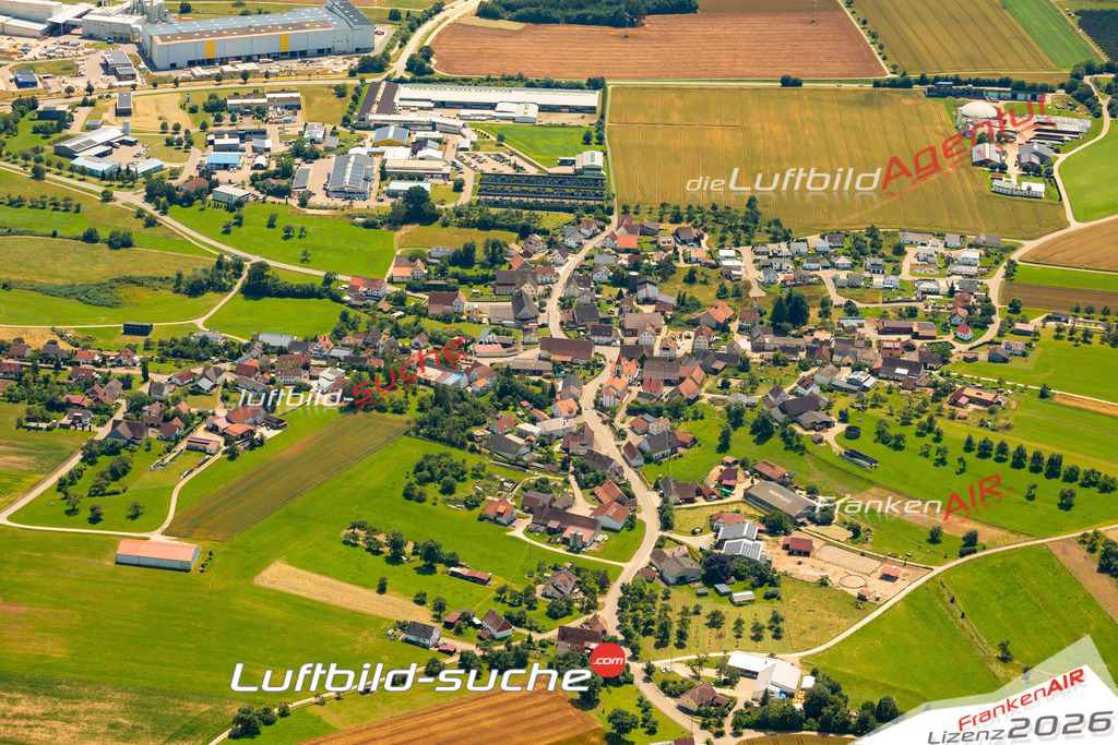 Das Luftbild zeigt : Heudorf Meßkirch - Die Luftaufnahme wurde 2024 vom UL-Flugzeug aus erstellt ( keine Drohne ) - Hochauflösende Luftaufnahme - Für grossformatige Ausdrucke geeignet. Die Geschenkidee !Mit Lizenz und Bildrechte bestellbar