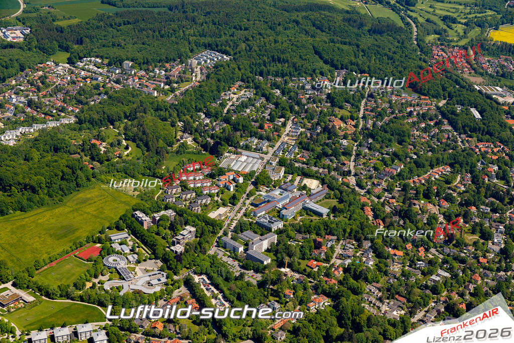 Aktuelles Luftbild von  Starnberg - Die Luftaufnahme wurde 2021 mittels UL-Flugzeug erstellt ( keine Drohne ) - hochauflösende Kamera-Systeme von  Canon -Beste Qualität - Für grossformatige Ausdrucke geeignet. Die Geschenkidee !