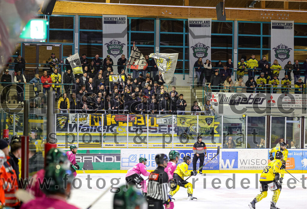 2025-10-10_068_TSV_Erding_gegen_onesto_Tigers_Bayreuth | Erding, Deutschland, 10.10.2025:Eishockey, Oberliga Süd 2025 / 2026, 7. Spieltag, TSV Erding gegen onesto Tigers Bayreuth, Endergebnis: 2:5Foto: Christian Riedel / fotografie-riedel.net