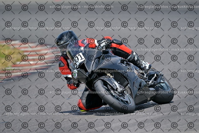 25bt04-1320 | markuskiefer.com - Realisiert mit Pictrs.com